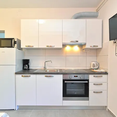 Fuer 4 Personen Ca 35 Qm In Fazana, Istrien Istrische Riviera Apartment Fazana